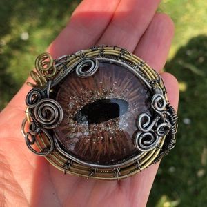 Wire Wrap Reversible Eye Pendant